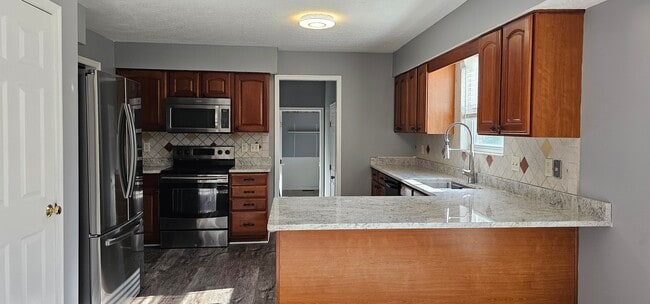 Foto del edificio - 6553 Clearview Lake Dr