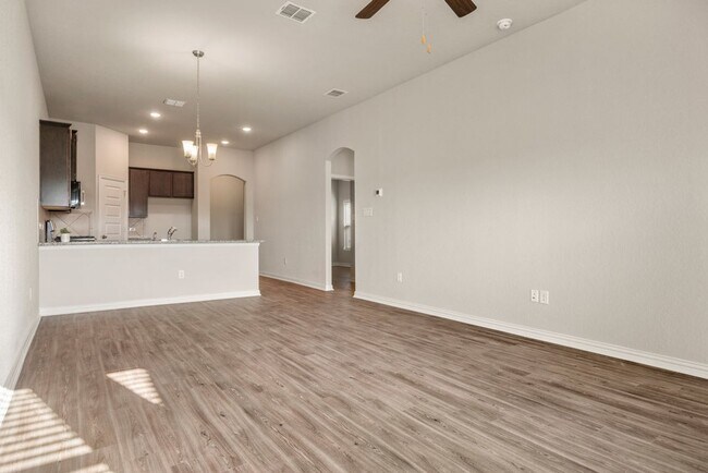 Building Photo - AVAILABLE NOW! GORGEOUS 3 BEDROOM DUPLEX L...