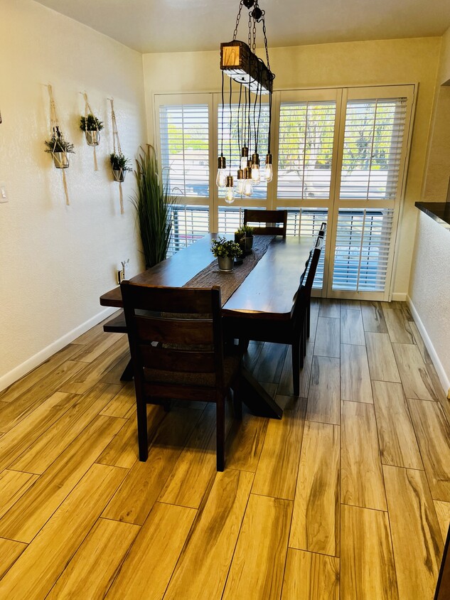 Dining Room - 4201 E Camelback Rd