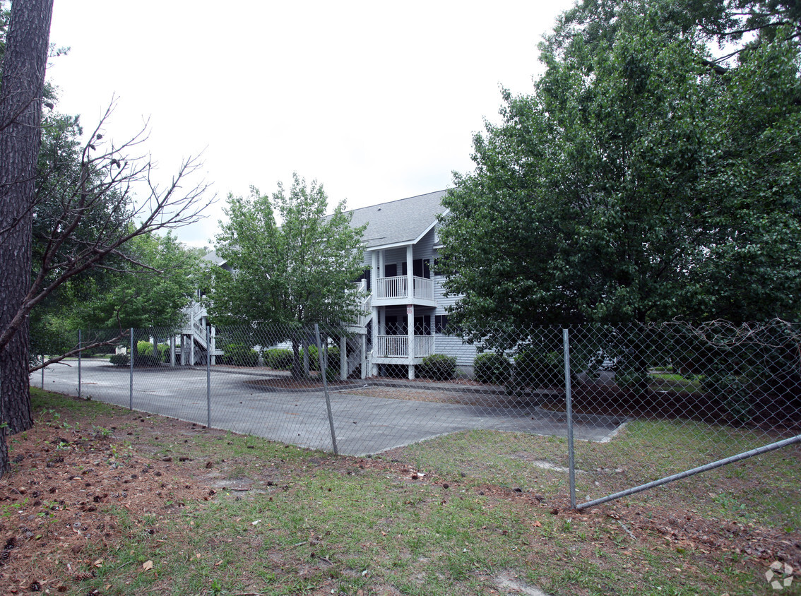 Foto del edificio - Eastbrooke Apartments