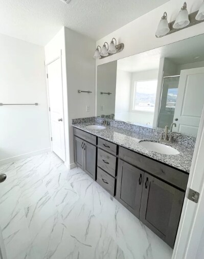 Building Photo - 4084 W Harmony Dr