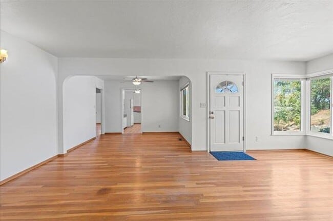 Building Photo - 112 College Way