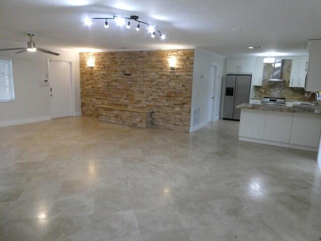 Building Photo - 4971 Ataman St