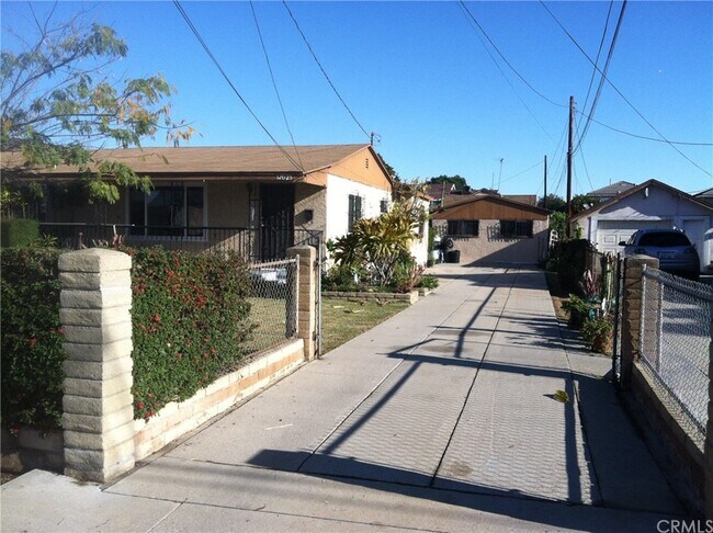 Foto del edificio - 12027 Magnolia St