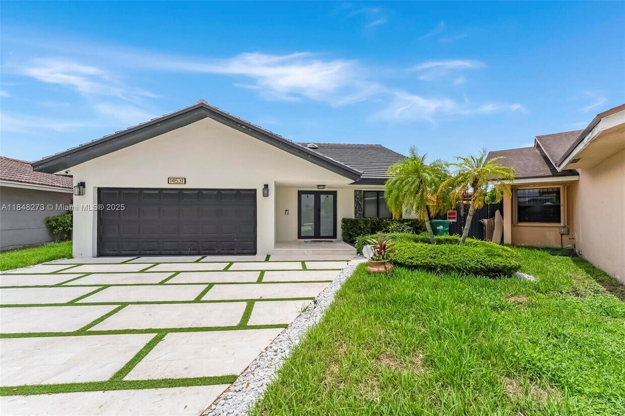 Primary Photo - 14531 SW 111th Terrace