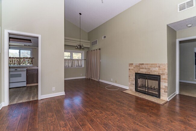 Foto del edificio - 14122 Churchill Estates Blvd