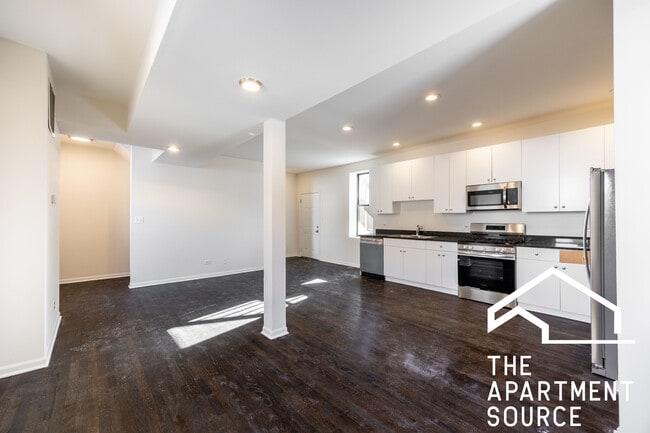 Photo - 1260 N Greenview Ave Apartment