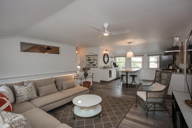 Main room, view of kitchen - 451 Euclid St