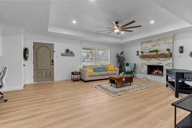 Building Photo - 10801 Harvestwood Drive Unit