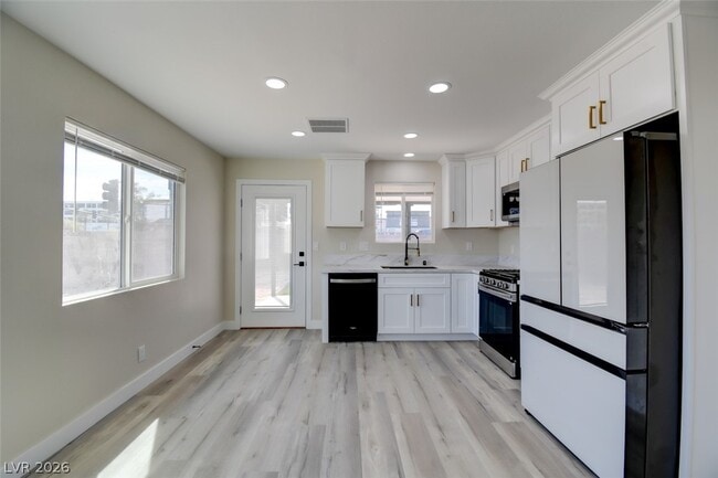 Foto del edificio - 4401 Vía Torino