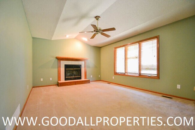 Foto del edificio - 3 Bedroom Home in West Des Moines!
