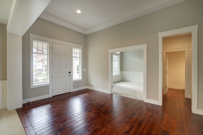 Building Photo - 3028 NE Harrison Dr