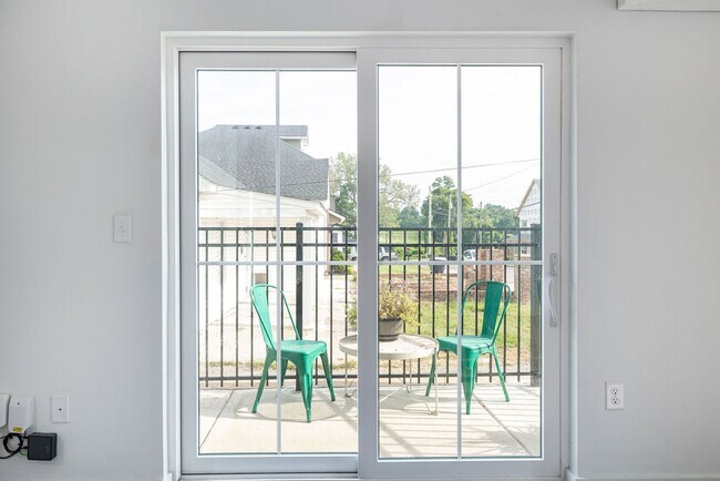 Foto del edificio - The Madison Corner Patio