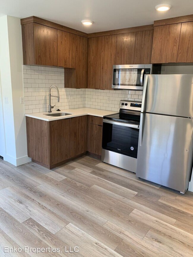 Building Photo - 1 br, 1 bath Apartment - 5627 N. Gay Ave.
