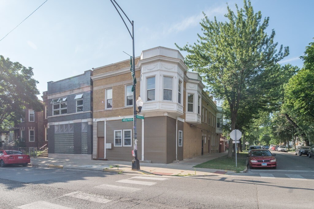 Primary Photo - 3616 W Wrightwood Ave