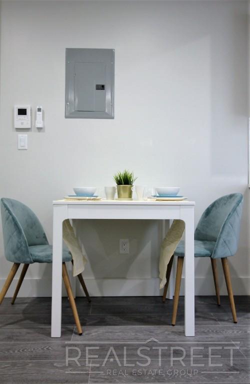 Foto del edificio - Stunning 1 Bed Near Prospect Park