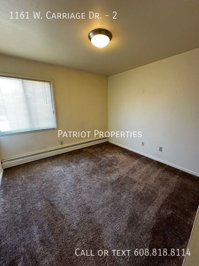 Building Photo - 2 bedroom/ 1 bath apartment in Whitewater, WI
