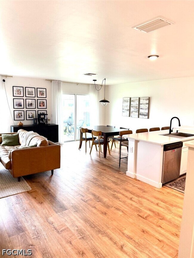 Foto del edificio - 3192 Estancia Ln