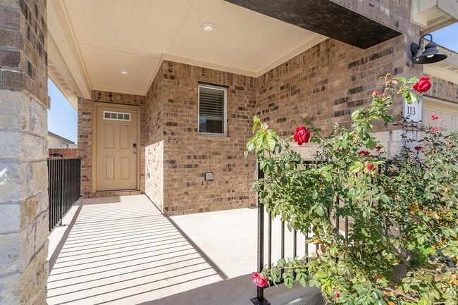 Foto del edificio - 113 Outlaw Dr