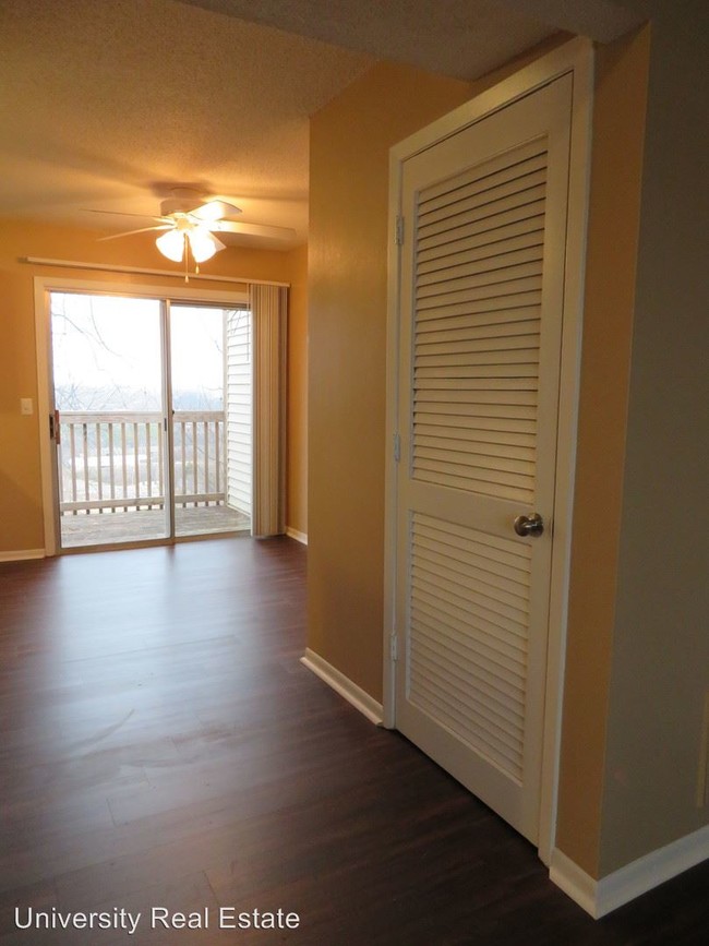 Building Photo - 820 Red Hill Dr