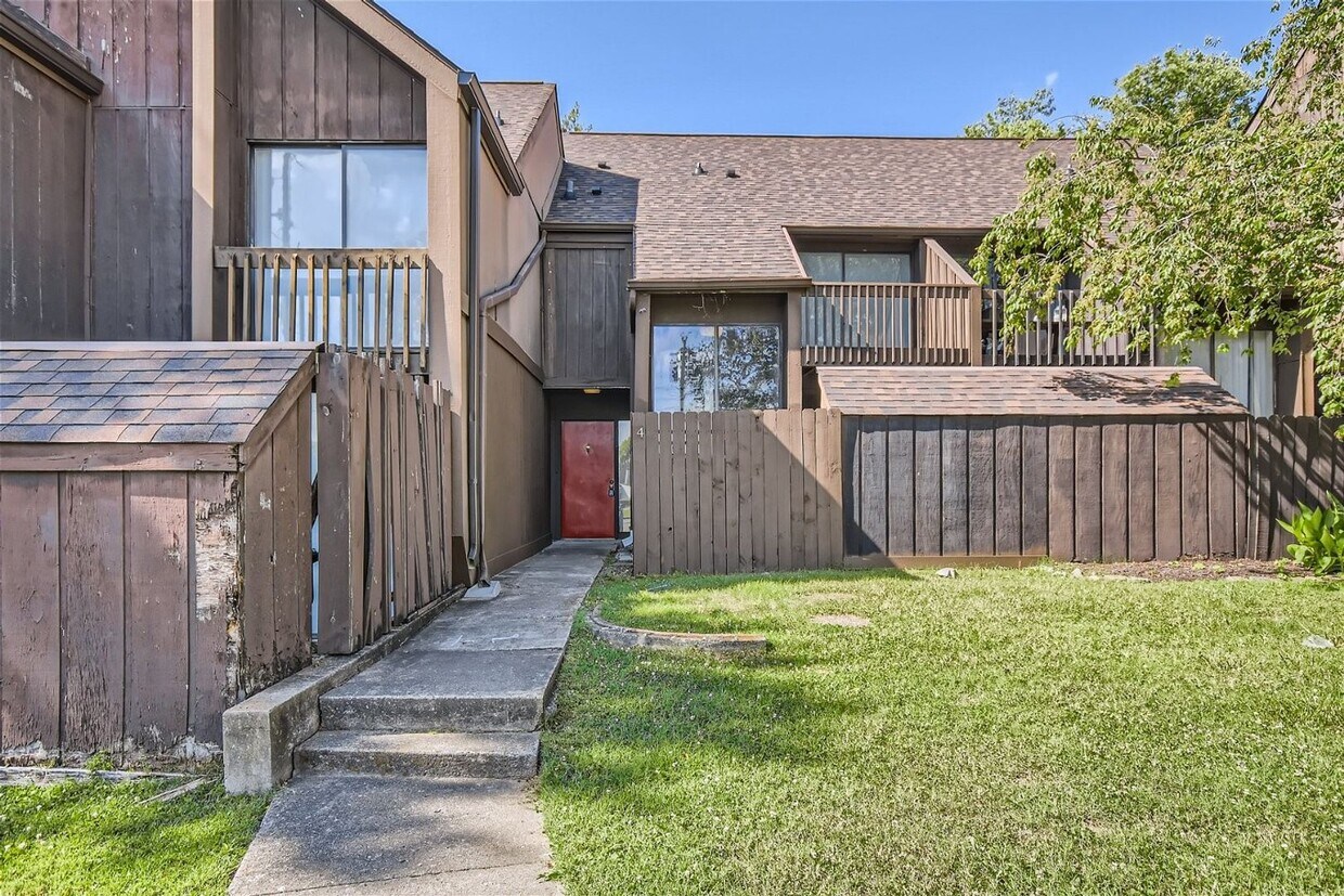 Primary Photo - Stunning remodel in Hickory Hollow
