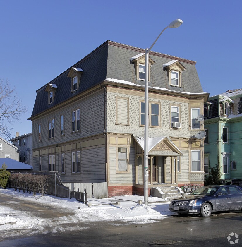 Foto del edificio - 297 Point St