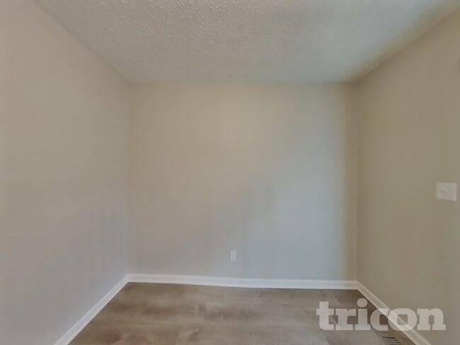 Building Photo - 6907 Tartan Ct