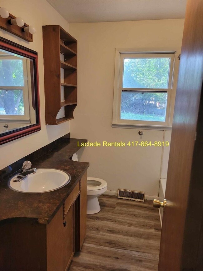 Building Photo - 3 BEDROOM 1 BATH HOUSE FOR RENT