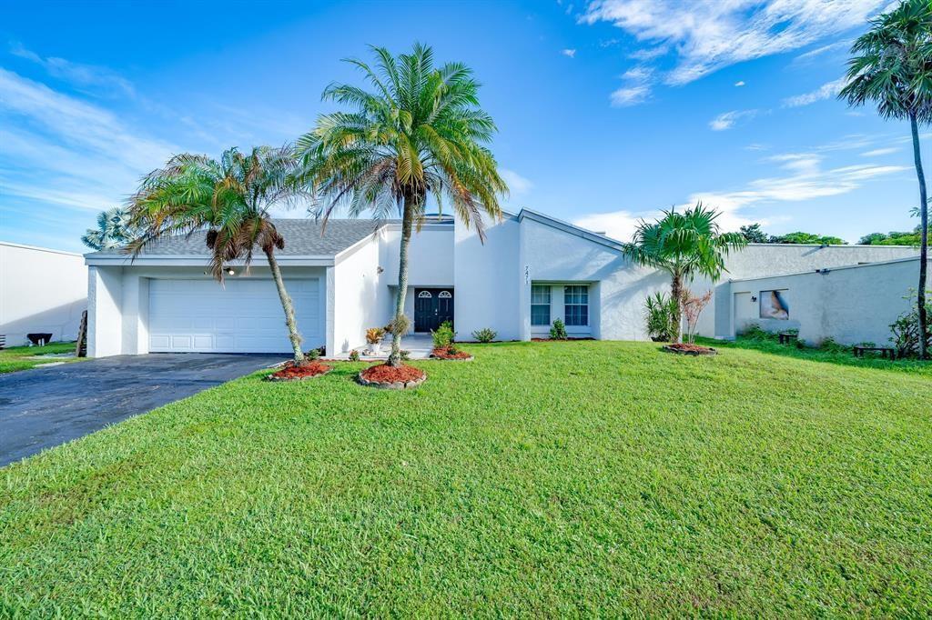 Foto principal - 7471 NW 35th Ct