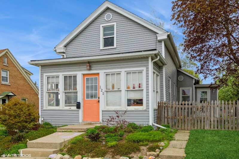 Primary Photo - 121 S Hubbard St