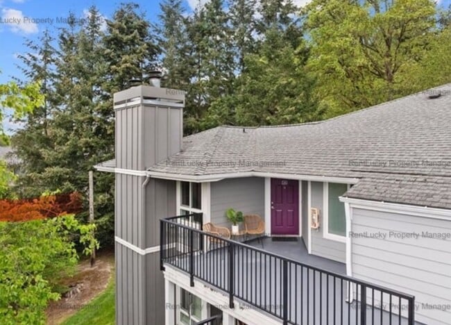 Building Photo - Spacious Cambria Hills Condo – Vaulted Cei...