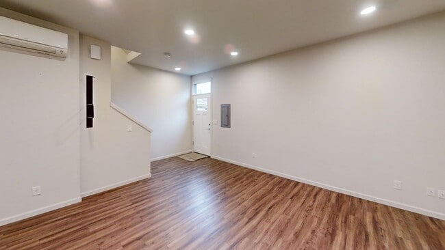 Building Photo - 4021 SE Gladstone St
