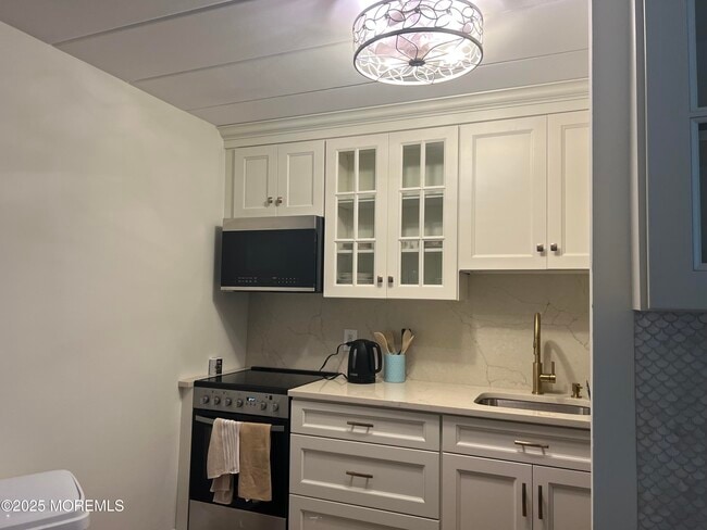 Building Photo - 200 Ocean Park Ave