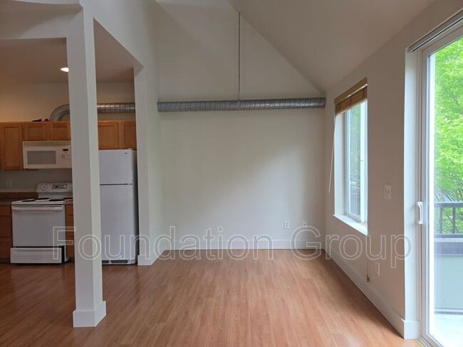 Building Photo - 4038 Stone Way N