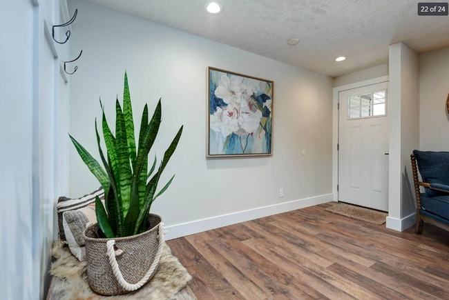 Building Photo - 3349 South Ave