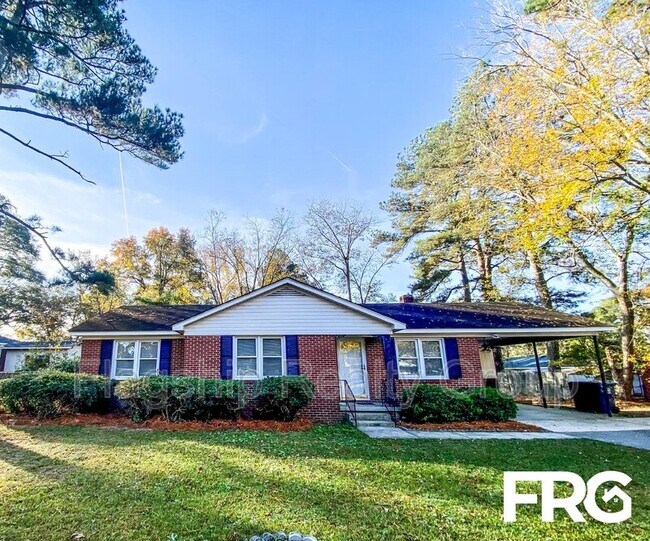 Building Photo - 2025 Azalea Dr
