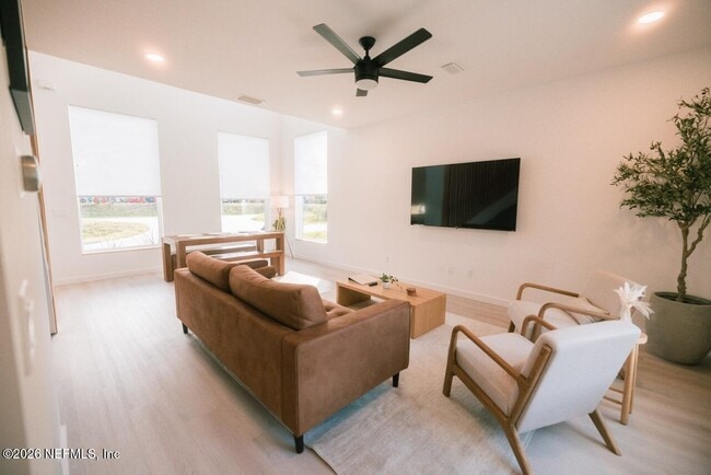 Building Photo - 3318 Lewis Speedway