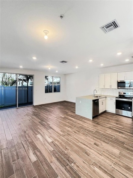 Photo - 165 SW 170th Ave Townhome