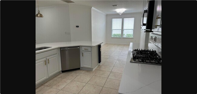 Building Photo - 36 Privado Ct