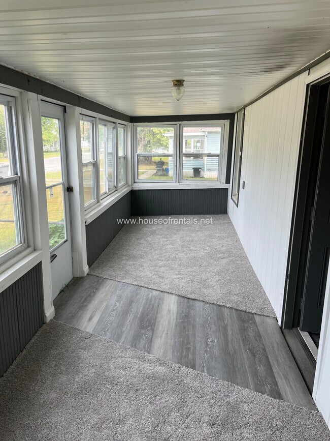 Foto del edificio - 205 Andrew Springs Dr