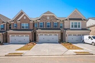 Building Photo - 2304 Morgan Pl Dr
