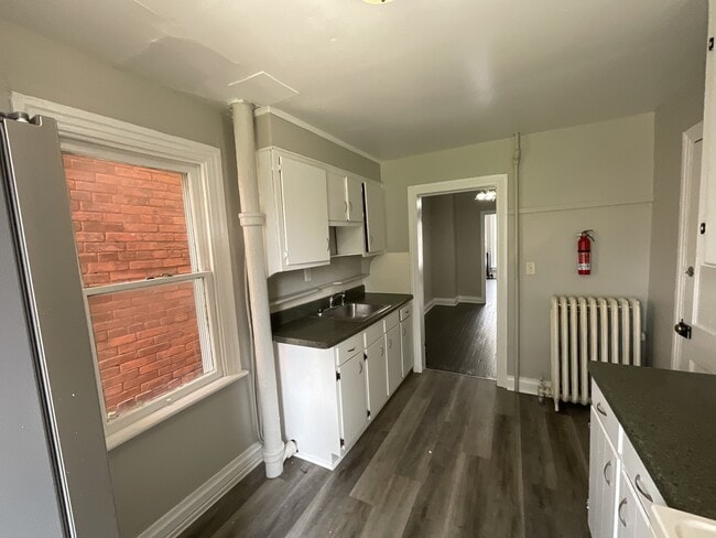 Foto del edificio - 324 N Franklin St