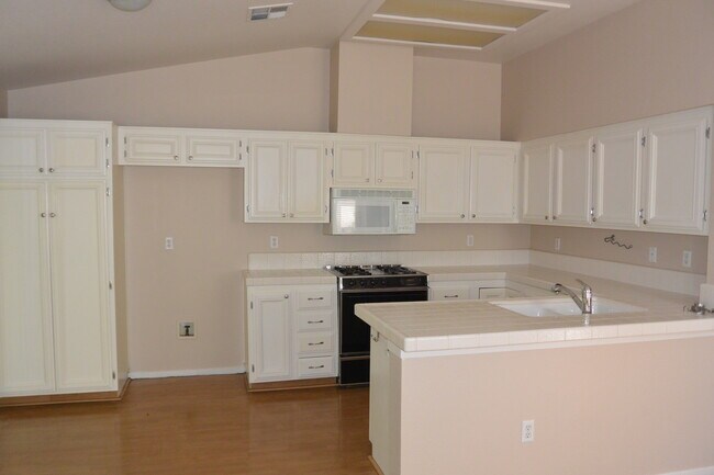 Foto del edificio - Desirable SW area