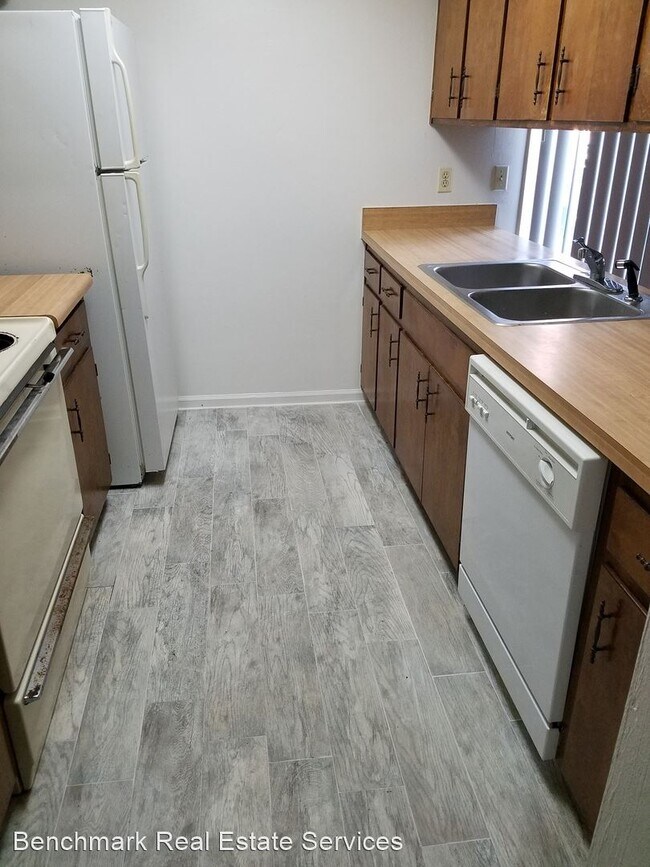 Building Photo - 3 br, 2.5 bath House - 2273 Shady Timbers ...