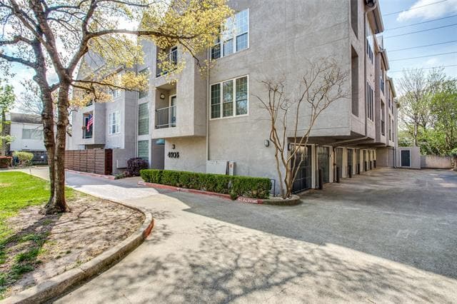 Building Photo - 4303 Buena Vista St