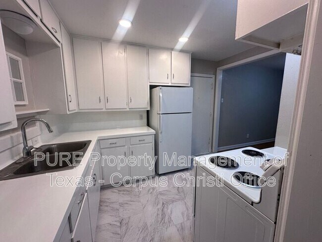 Foto del edificio - 538 Chase Dr