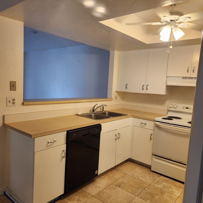 kitchen to dining roo - 613 SW 3rd Ter