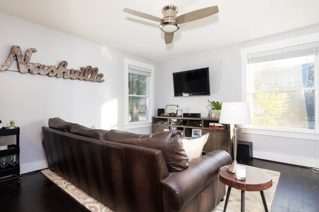 Foto del edificio - Charming 3 Bed, 2.5 Bath Home in Nashville...