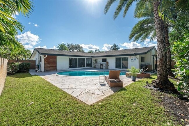 Foto del edificio - 2197 NE 61st Ct