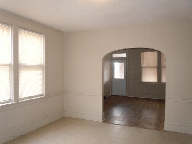 Building Photo - 2446 State St